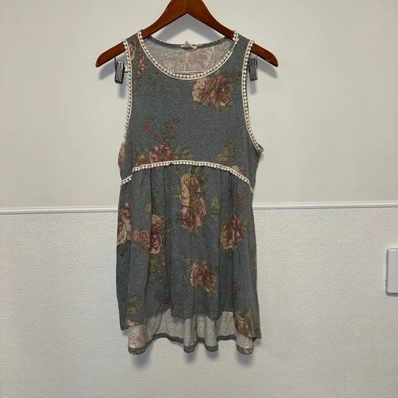 143 Story By Line Uo Women's Grey Pink Floral Tunic Top Size L - Picture 7 of 11